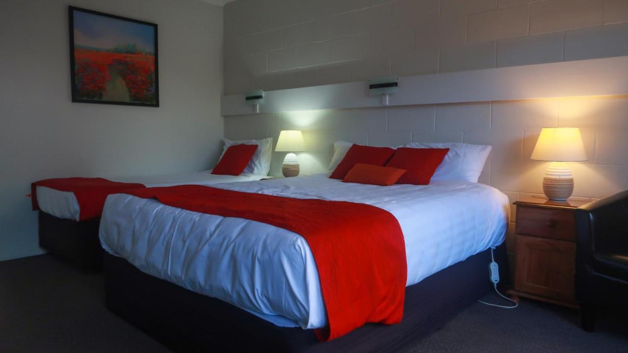 Fiesta Court Motel Whanganui Bagian luar foto