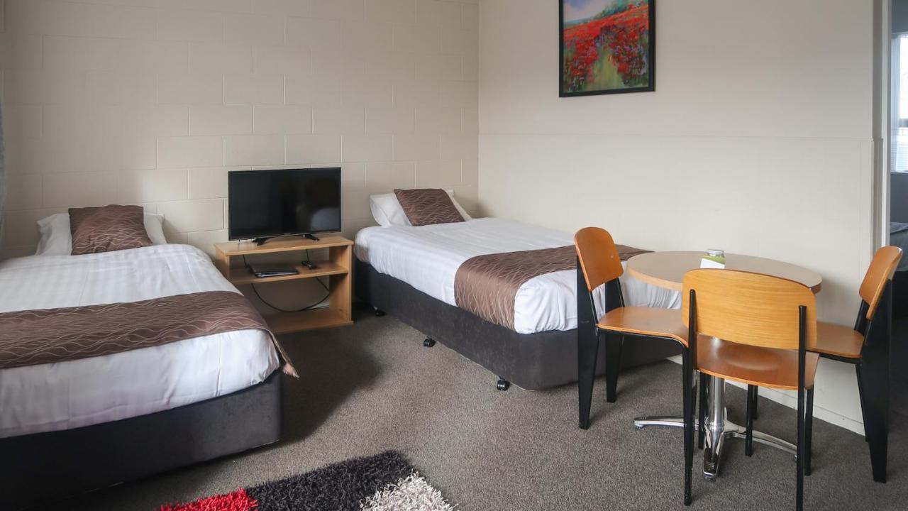 Fiesta Court Motel Whanganui Bagian luar foto