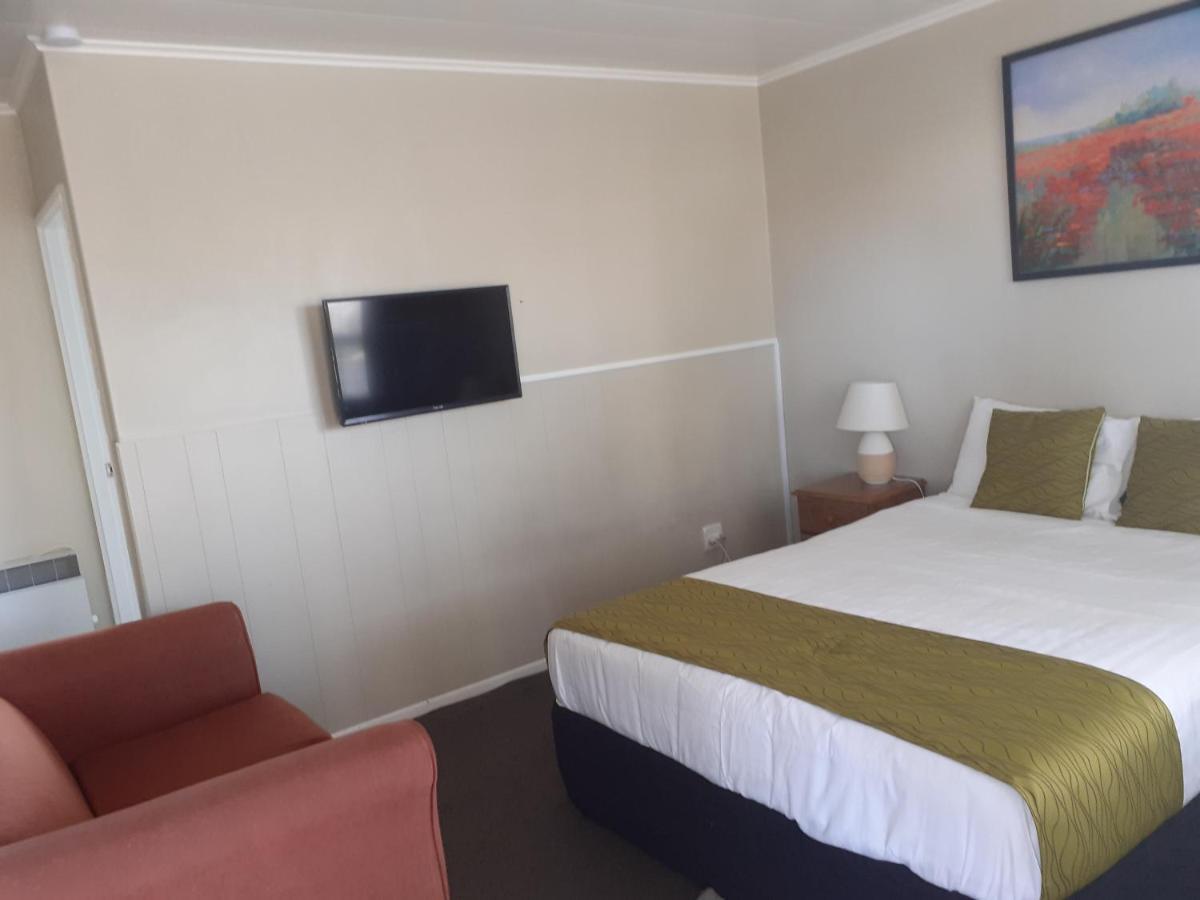 Fiesta Court Motel Whanganui Bagian luar foto