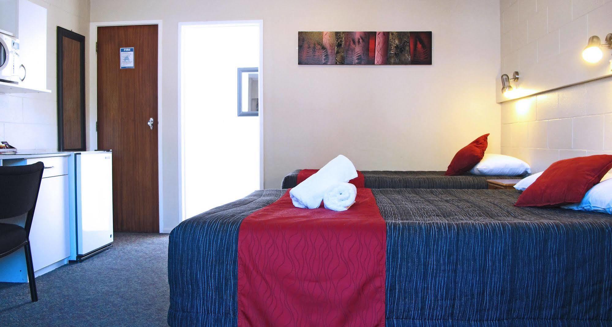 Fiesta Court Motel Whanganui Bagian luar foto