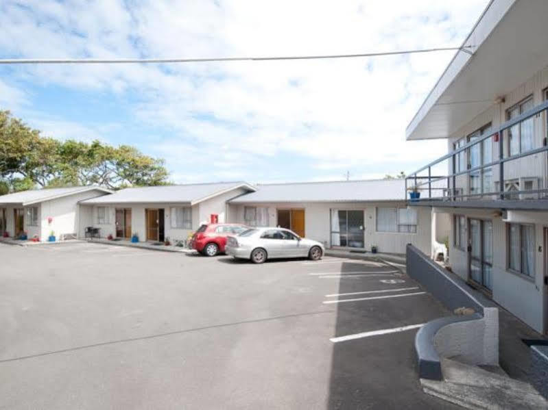 Fiesta Court Motel Whanganui Bagian luar foto